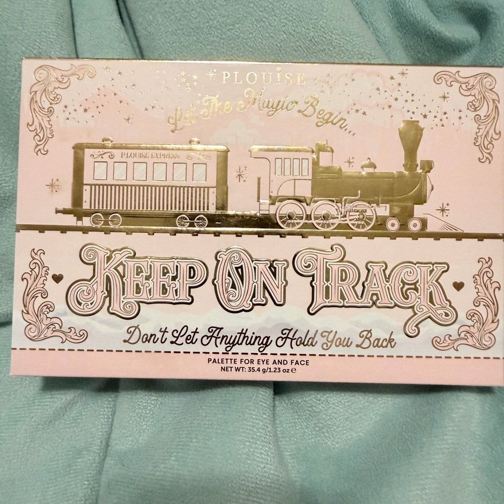 P.Louise Keep On Track Eyeshadow Palette - Gold